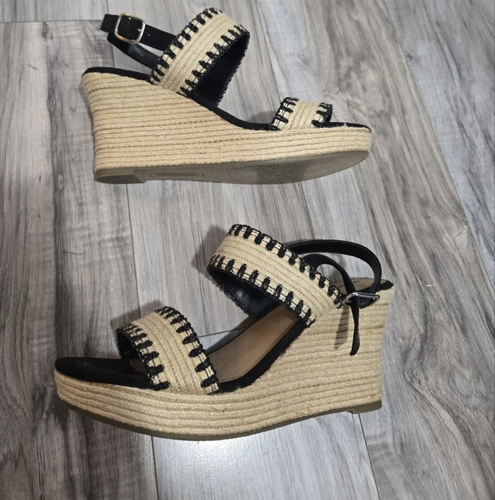 Sonoma Black and Tan Wedges Sz 9.5